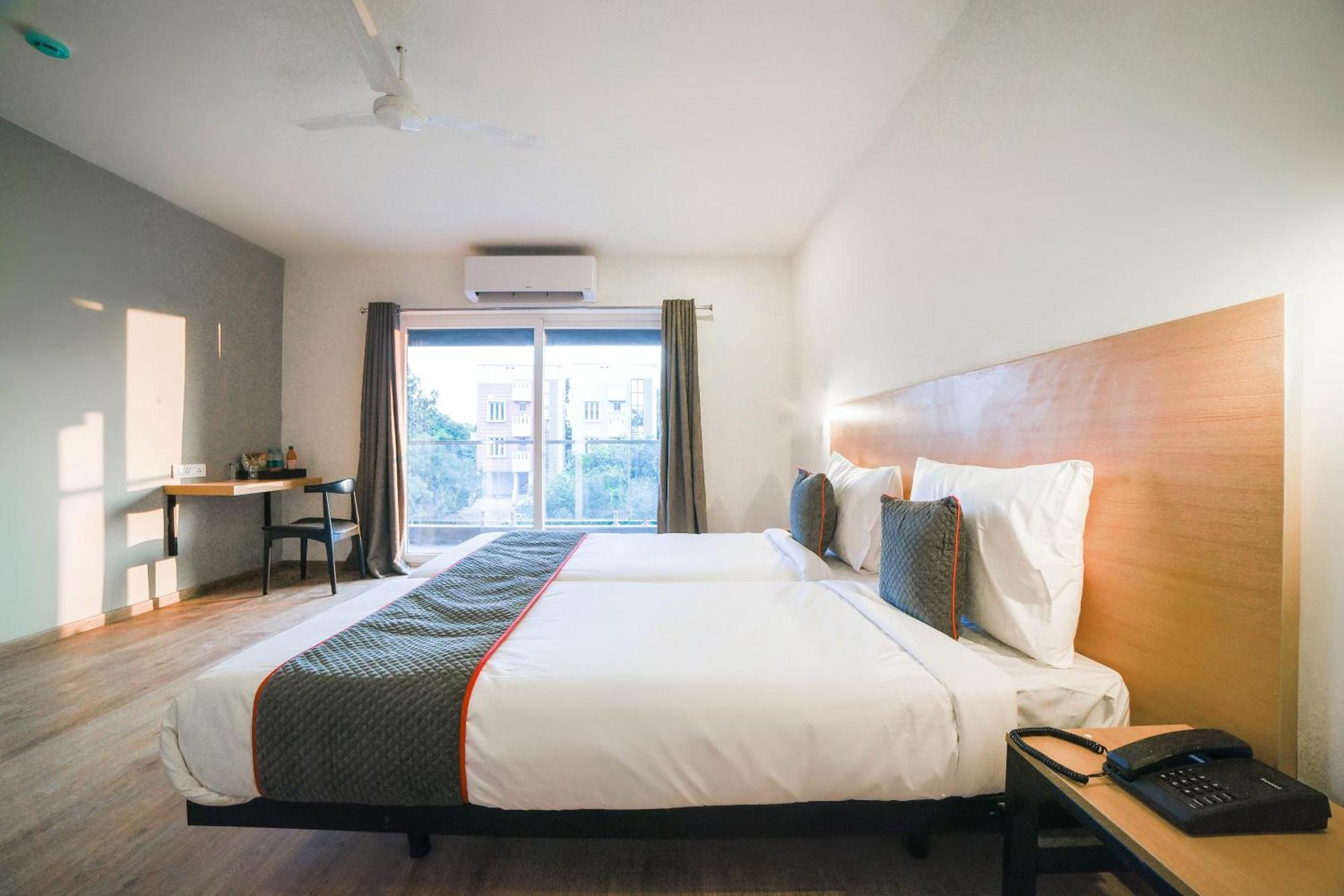 Townhouse 211 Laguna Ecr Near Juhu Beach チェンナイ エクステリア 写真