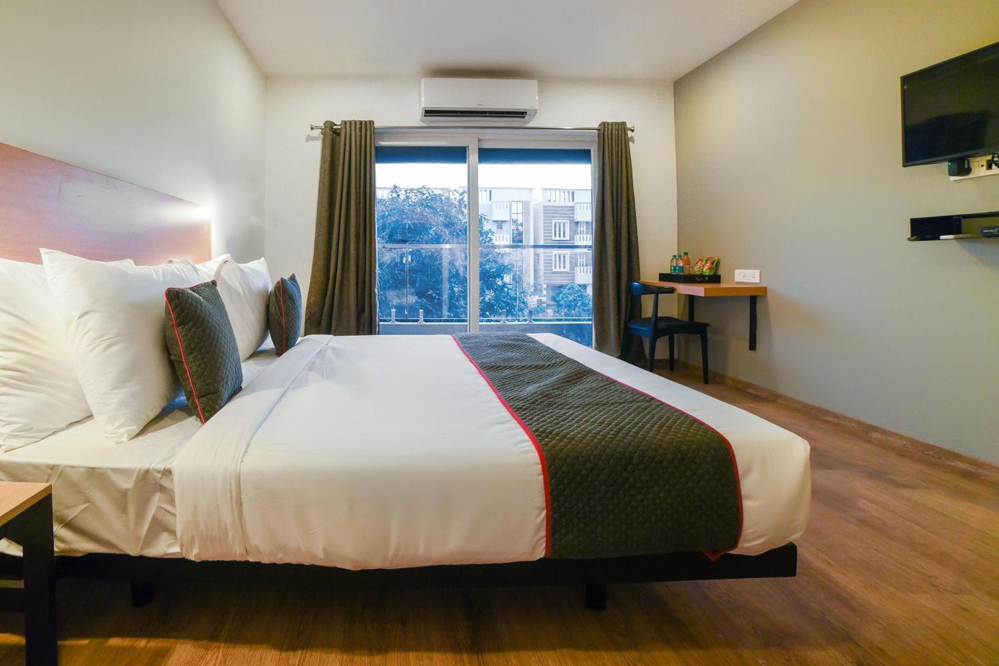 Townhouse 211 Laguna Ecr Near Juhu Beach チェンナイ エクステリア 写真